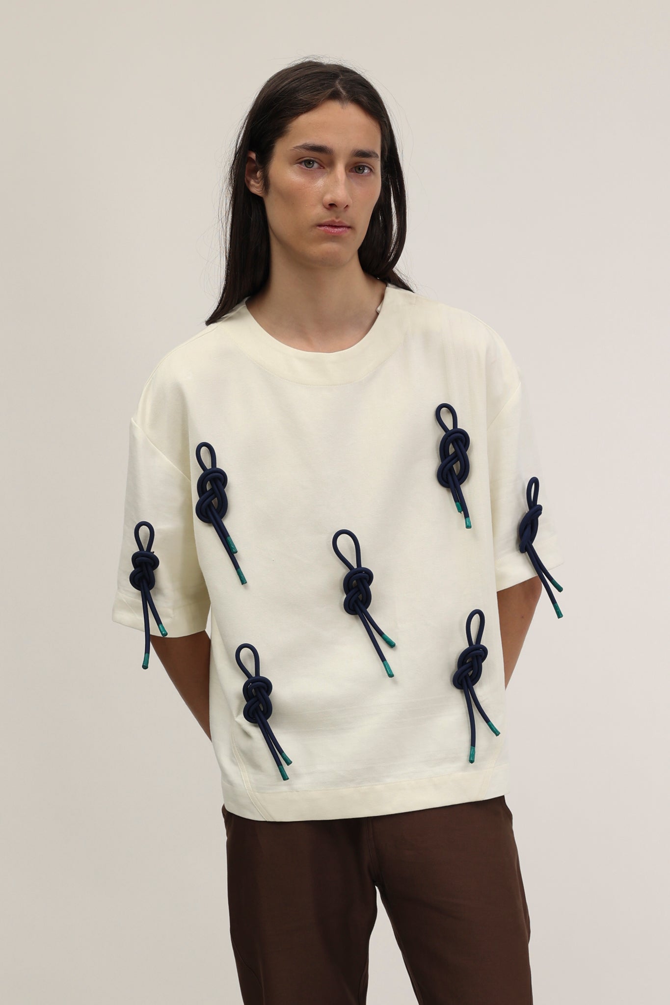 Charlie T-shirt Off-White with Knots