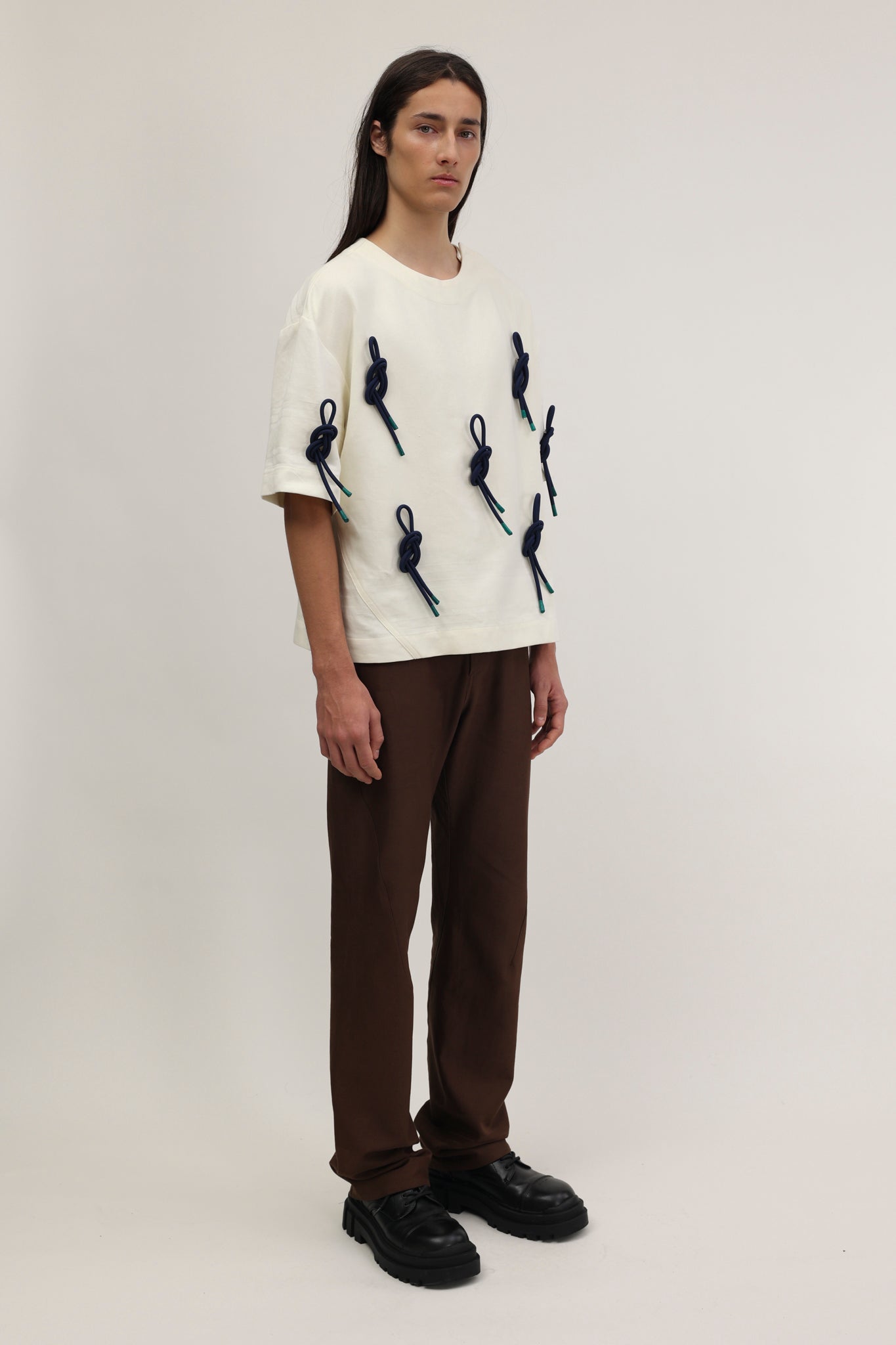 Charlie T-shirt Off-White with Knots