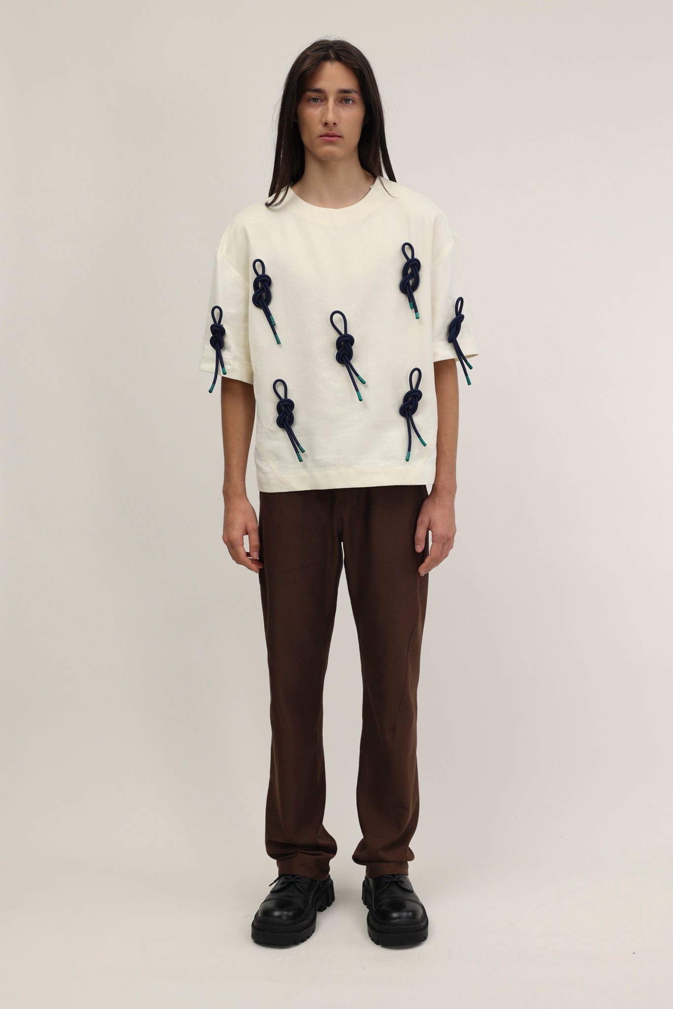 Charlie T-shirt Off-White with Knots