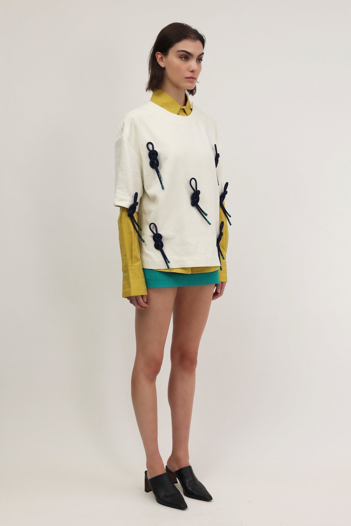 Charlie T-shirt Off-White with Knots