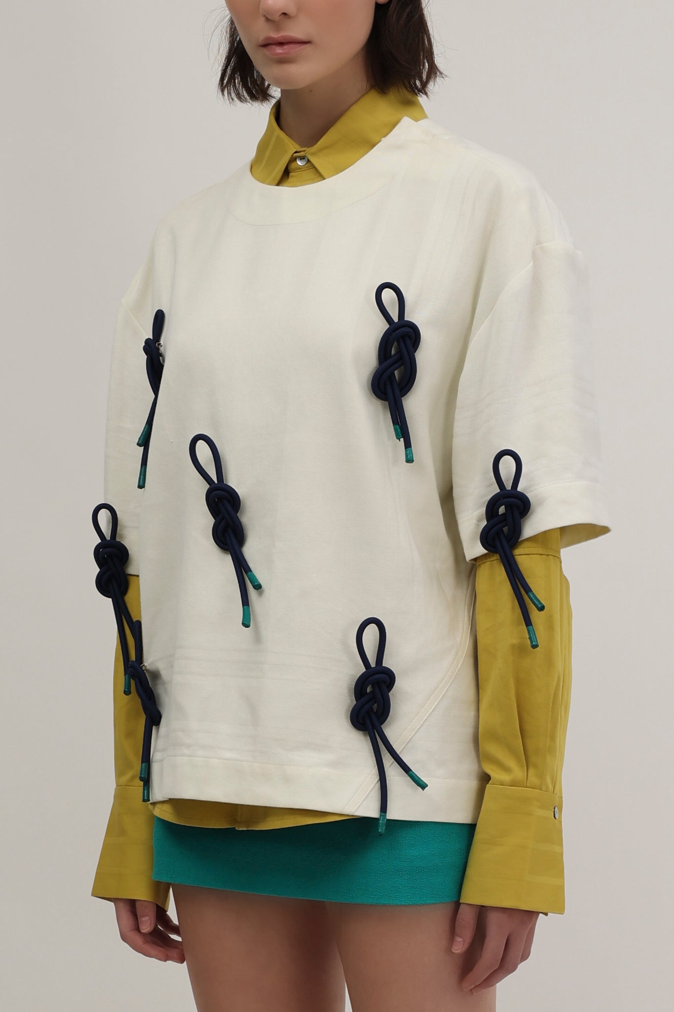 Charlie T-shirt Off-White with Knots