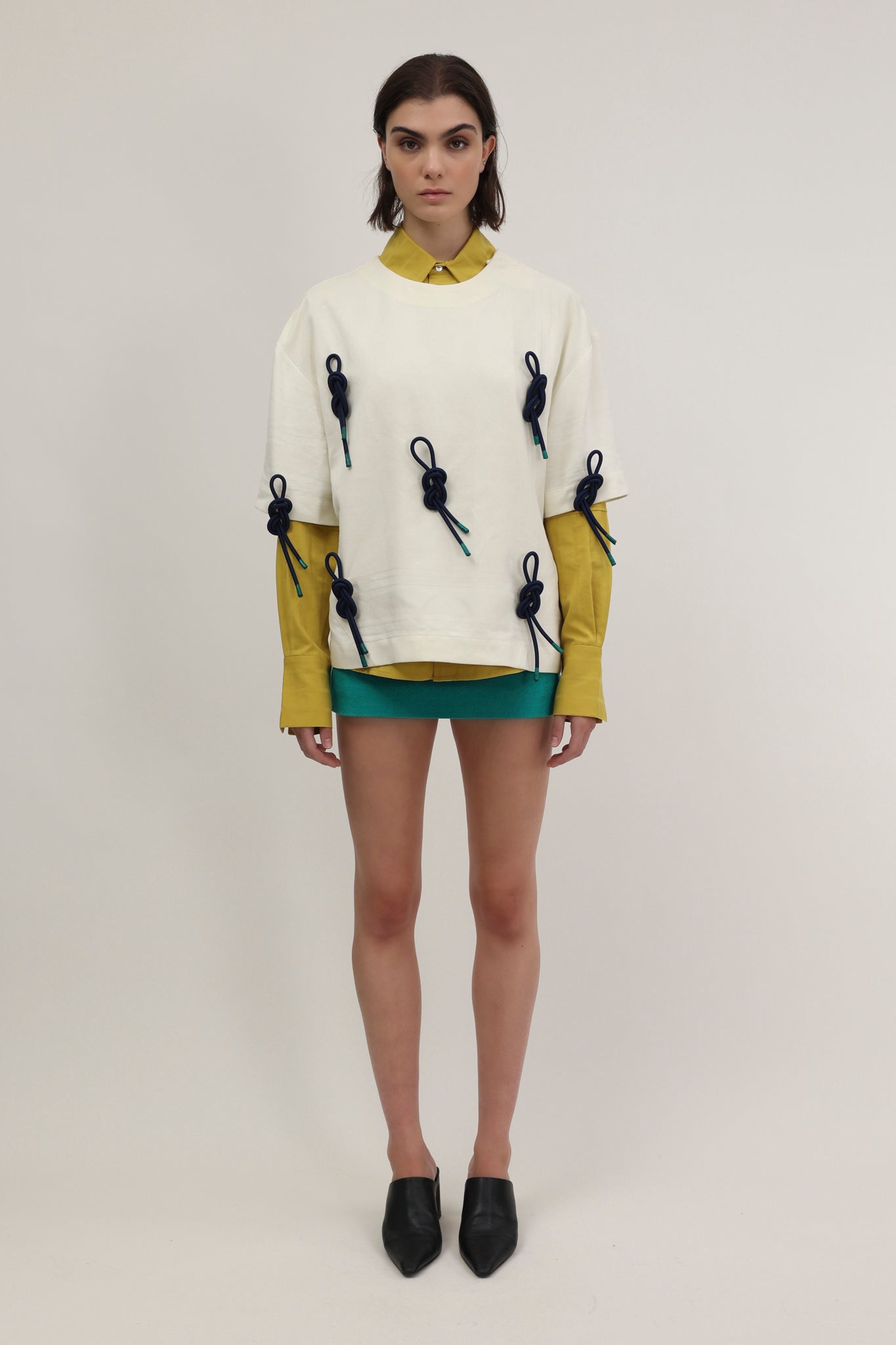 Charlie T-shirt Off-White with Knots